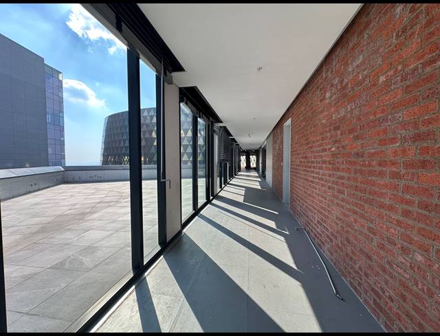 1,253M² OFFICE TO LET IN SANDOWN